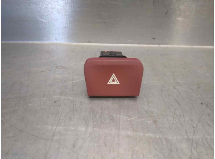 Replacement hazard warning switch for Citroën C4 Grand Picasso Exclusive OEM IAM reference 