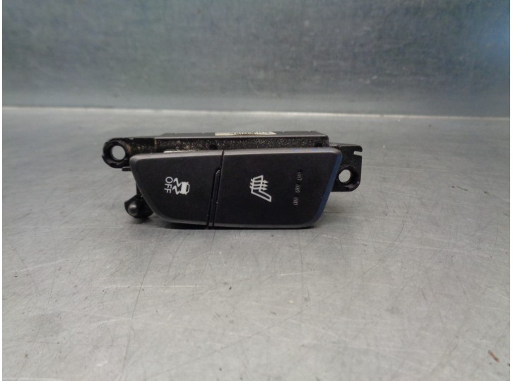 Replacement left seat control switch for Hyundai i40 CW 1.7 CRDi CAT OEM IAM reference 937303Z060 