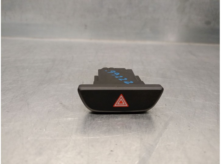 Recambio de warning para toyota yaris (_p21_, _pa1_, _ph1_) 1.5 hybrid (mxph10) referencia OEM IAM 843320D220 843320D220 