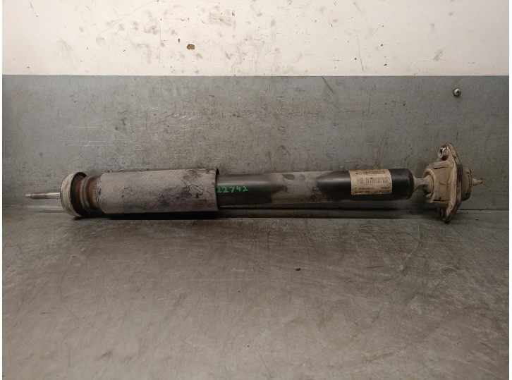 Replacement rear right shock absorber for BMW 3 (E90) 320 D OEM IAM reference 33526796157 33526796157 