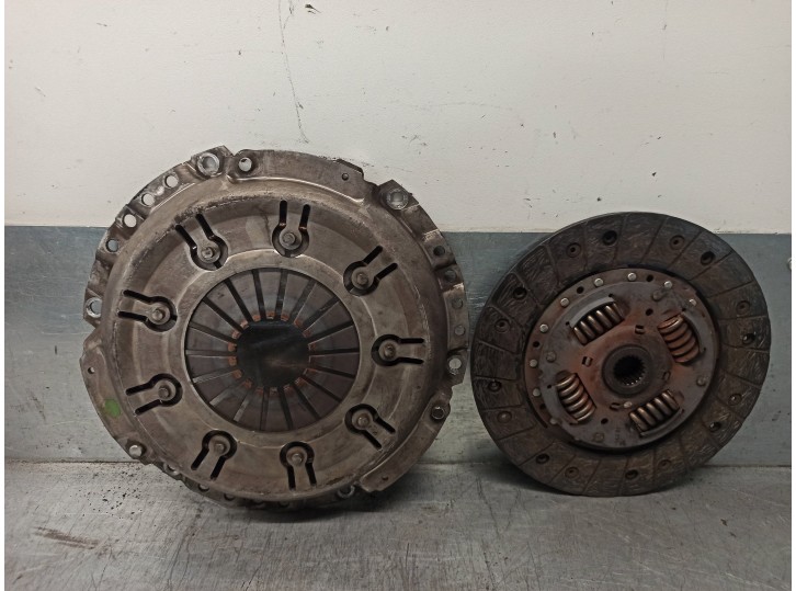 Recambio de kit embrague para volkswagen golf vi (5k1) rabbit bluemotion referencia OEM IAM 03L141025Q 122026410 LUK