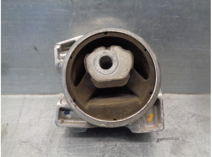 Replacement engine mount for Mercedes-Benz A-Class (W169) 1.5 CAT OEM IAM reference A1692400518 