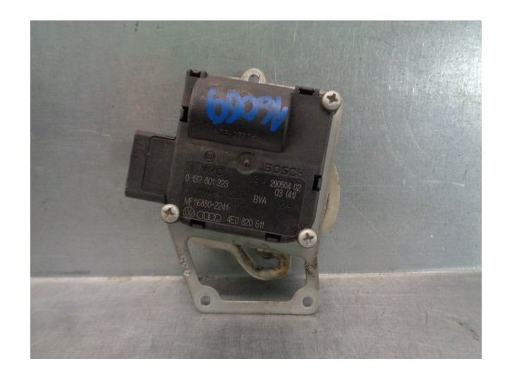 Recambio de motor calefaccion para audi a8 (4e2) 3.0 tdi quattro referencia OEM IAM 4E0820511 0132801323 BOSCH