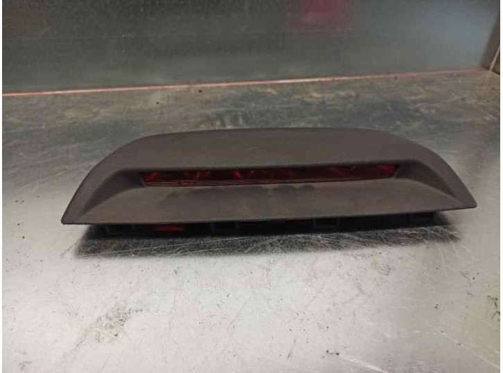 Recambio de luz central de freno para citroën c-elysée exclusive referencia OEM IAM 9800282377  