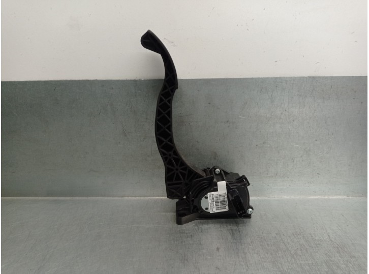 Recambio de potenciometro pedal para citroën c4 picasso seduction referencia OEM IAM 9674829780  