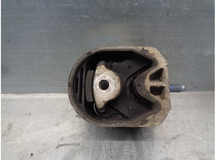 Recambio de soporte motor para mercedes-benz clase a (w169) 1.5 cat referencia OEM IAM A1692400717  