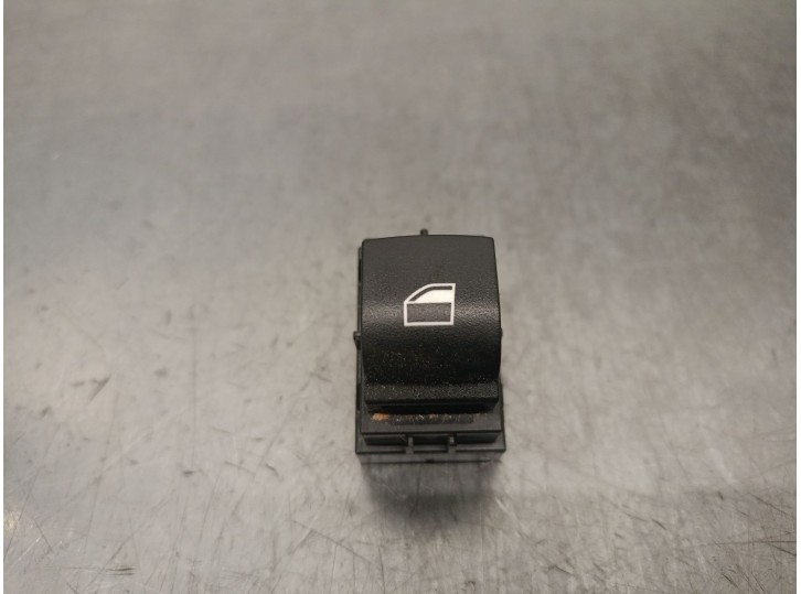 Replacement front right window lift switch for BMW X4 (F26) xDrive 20d OEM IAM reference 9361939 