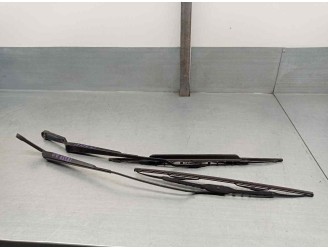 Replacement front right wiper arm for Seat Toledo (1M2) 1.9 TDI OEM IAM reference 1M1955409B 