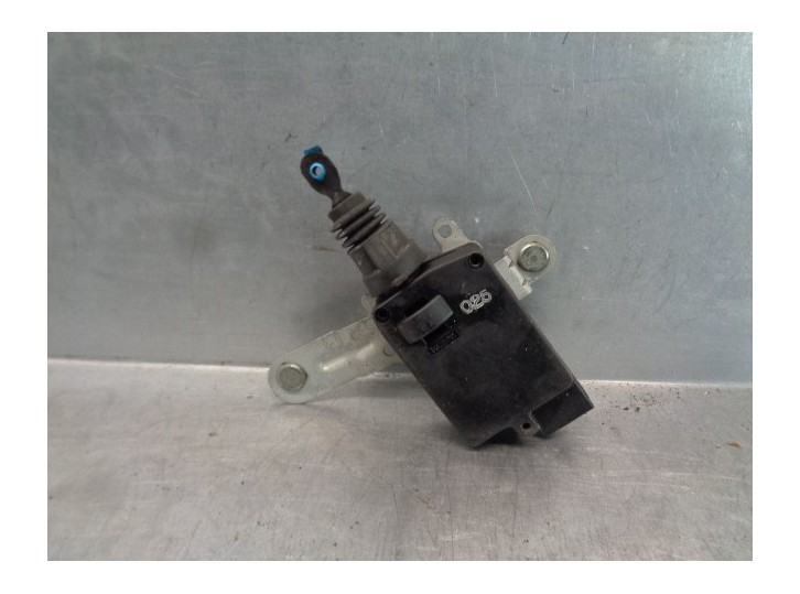 Recambio de motor cierre centralizado porton para hyundai santa fe (bm) 2.2 crdi cat referencia OEM IAM 957502B000 