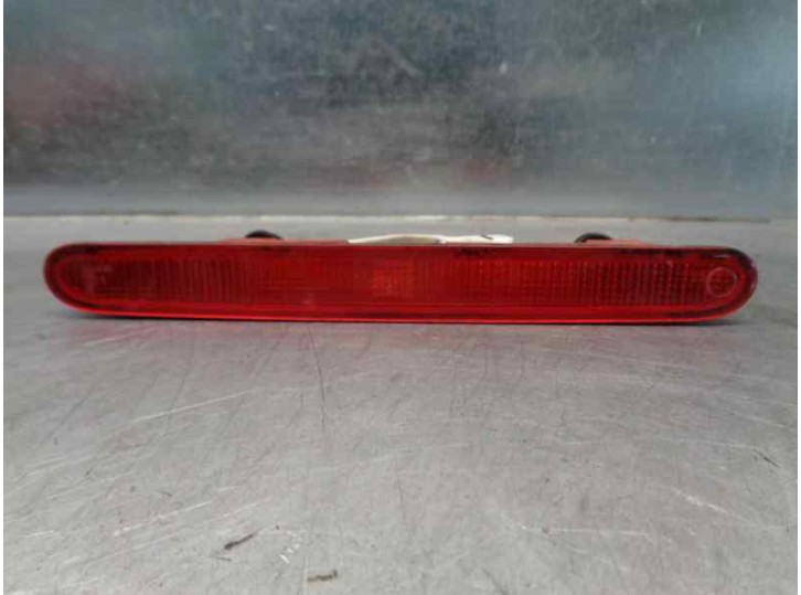 Replacement central brake light for Citroën Berlingo Station Wagon 1.6 16V HDi FAP OEM IAM reference 9682830180 