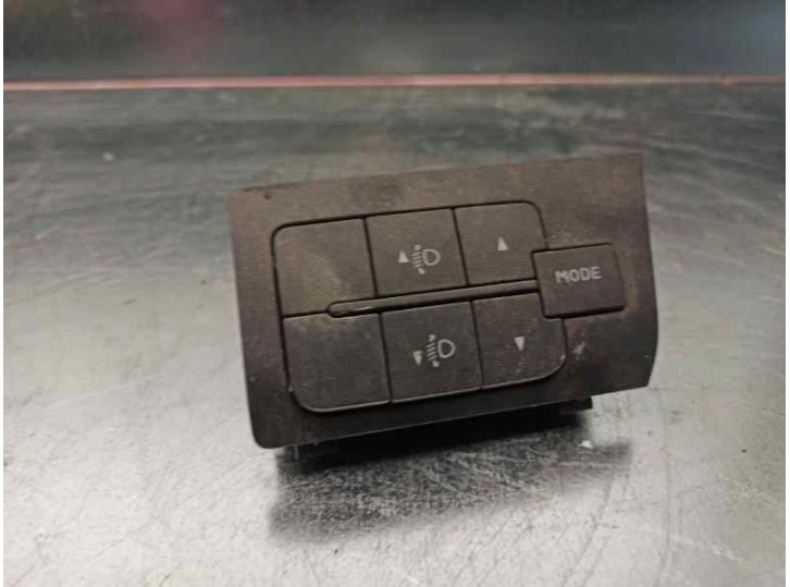 Recambio de botones salpicadero para peugeot boxer caja cerrada (bat. 3450) (333) hdi (333) referencia OEM IAM 7354213530 