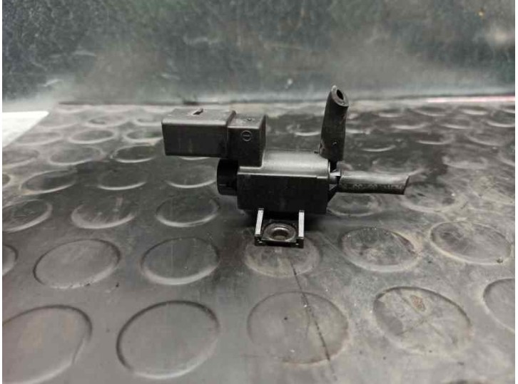 Recambio de valvula aire adicional para volkswagen passat variant (3c5) 2.0 tdi referencia OEM IAM 037906283D  