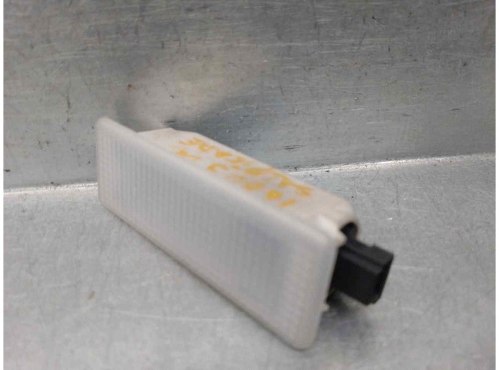 Recambio de luz interior para mini r57 cabrio diesel cat referencia OEM IAM 6972605 2 PINES HELLA