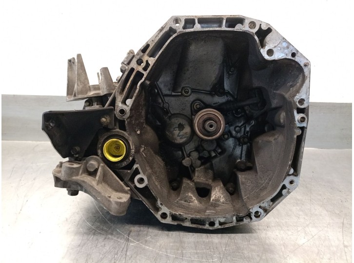 Recambio de caja cambios para renault clio ii (bb_, cb_) 1.5 dci referencia OEM IAM JR5120 7701717742 A010082