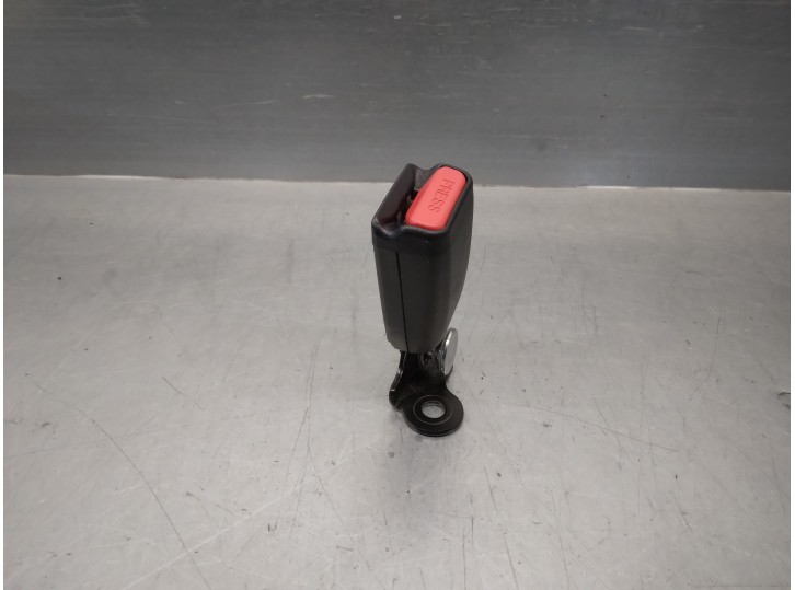 Recambio de enganche cinturon para mitsubishi space star (a00) 1.2 referencia OEM IAM 7000D575XA TRASERO IZQUIERDO 