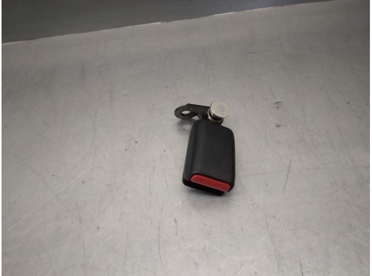 Recambio de enganche cinturon para mitsubishi space star (a00) 1.2 referencia OEM IAM 7000D576XA TRASERO DERECHO 