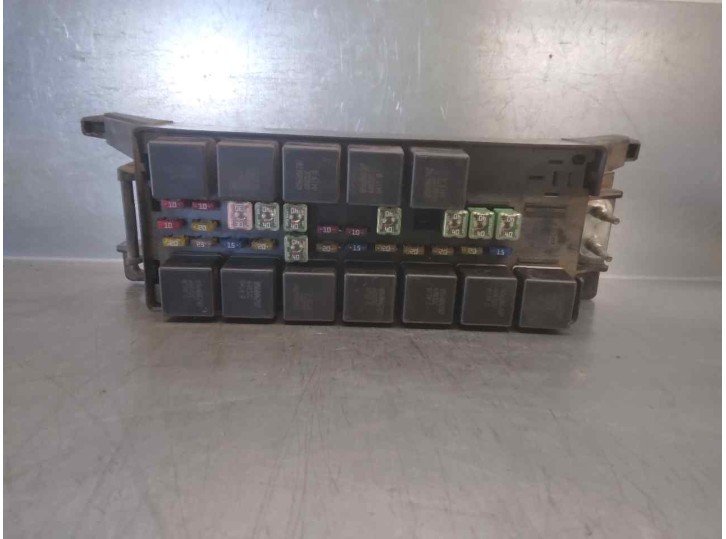 Recambio de caja reles / fusibles para chrysler voyager (gs) 2.4 referencia OEM IAM 04868093AA  
