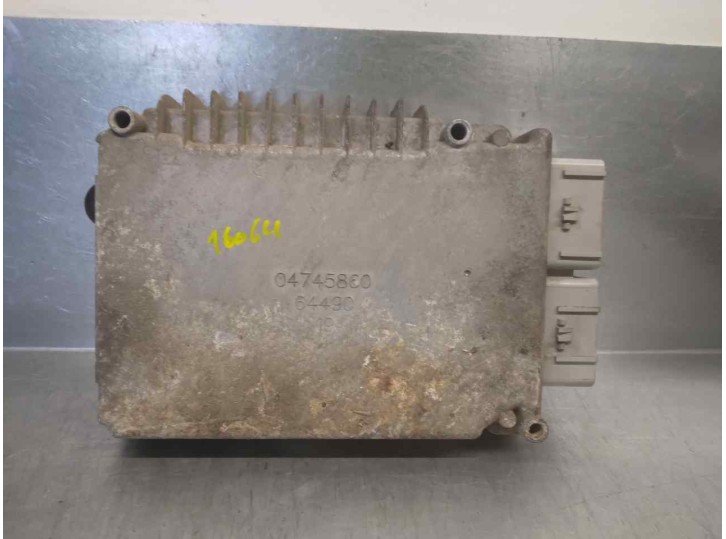 Recambio de centralita motor uce para chrysler voyager (gs) 2.4 referencia OEM IAM P04727235AD  