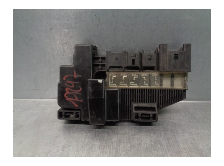 Recambio de caja reles / fusibles para suzuki grand vitara jb (jt) 1.9 ddis turbodiesel referencia OEM IAM 3674064J10  