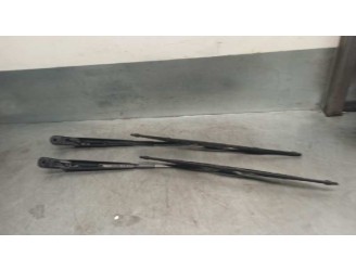 Recambio de brazo limpia delantero derecho para dacia logan mcv 1.5 dci diesel cat referencia OEM IAM 820062437  