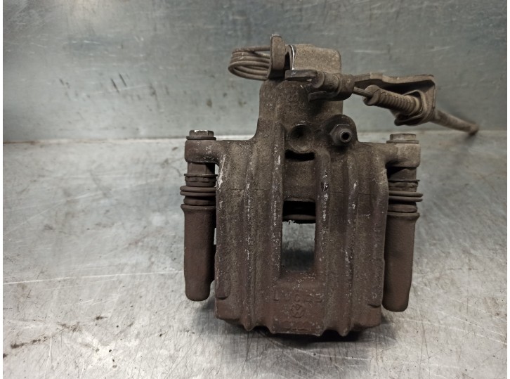 Recambio de pinza freno trasera derecha para skoda superb (3u4) 1.9 tdi referencia OEM IAM 8E0615424  LUCAS