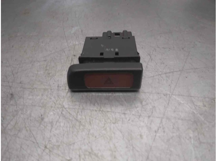 Replacement hazard warning switch for Honda Accord Saloon (CC/CE) 2.0 ES (CC7/CE8) OEM IAM reference 