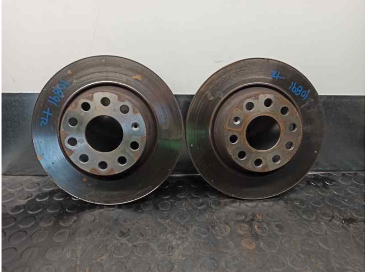 Replacement rear brake disc for Volkswagen Passat Variant (3C5) 2.0 TDI OEM IAM reference 1K0615601AD 