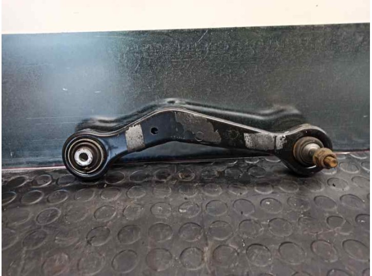 Recambio de brazo suspension superior trasero derecho para bmw serie 7 (e38) 725tds referencia OEM IAM 33326770060  
