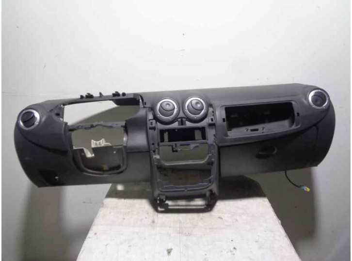 Recambio de salpicadero para dacia logan mcv 1.5 dci diesel cat referencia OEM IAM 8200739435 GRIS OSCURO 