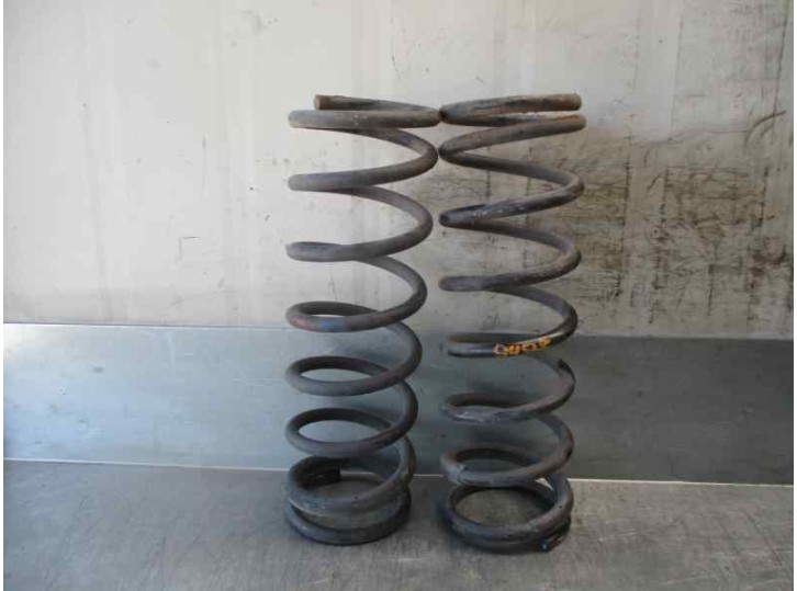 Replacement suspension spring for Ford Focus Saloon (CAK) 1.8 TDDi turbodiesel CAT OEM IAM reference 