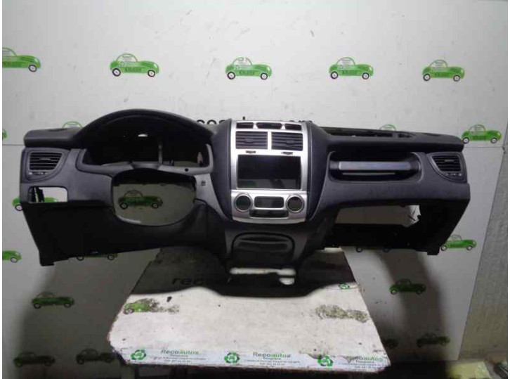 Recambio de salpicadero para kia sportage 2.0 turbodiesel cat referencia OEM IAM NEGRO 