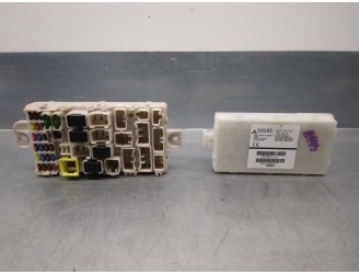 Recambio de caja reles / fusibles para mitsubishi space star (a00) 1.2 referencia OEM IAM 8637B993  