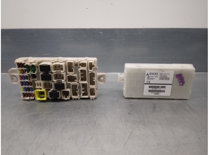 Recambio de caja reles / fusibles para mitsubishi space star (a00) 1.2 referencia OEM IAM 8637B993  