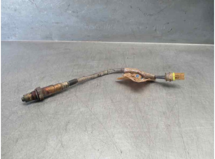 Replacement lambda sensor for Mercedes-Benz C-Class (W203) saloon 2.6 CAT OEM IAM reference 0015404617 0258006183 BOSCH