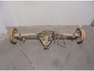 Recambio de puente trasero para chrysler jeep cherokee (xj) 2.1 td referencia OEM IAM TAMBOR 5 AGUJEROS BURRA 4