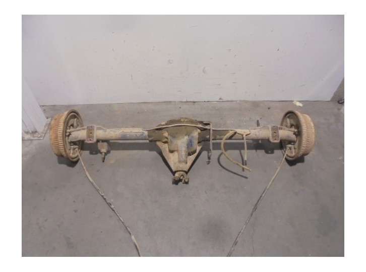 Recambio de puente trasero para chrysler jeep cherokee (xj) 2.1 td referencia OEM IAM TAMBOR 5 AGUJEROS BURRA 4