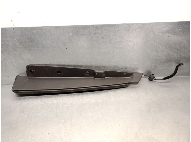 Recambio de molduras traseras para ford kuga iii (dfk) 1.5 ecoboost referencia OEM IAM LJ6BS406A76AB  