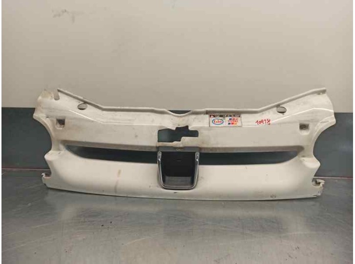 Recambio de rejilla delantera para peugeot partner (s1) 2.0 hdi cat referencia OEM IAM 9618254777  