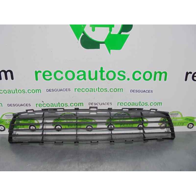 Recambio de rejilla delantera para toyota auris 1.3 16v cat referencia OEM IAM 53112020080  