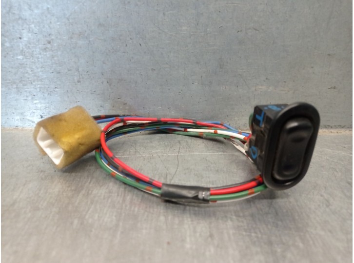 Recambio de mando elevalunas trasero derecho para mazda xedos 6 (ca) 1.6 16v referencia OEM IAM C8HD85 002166370