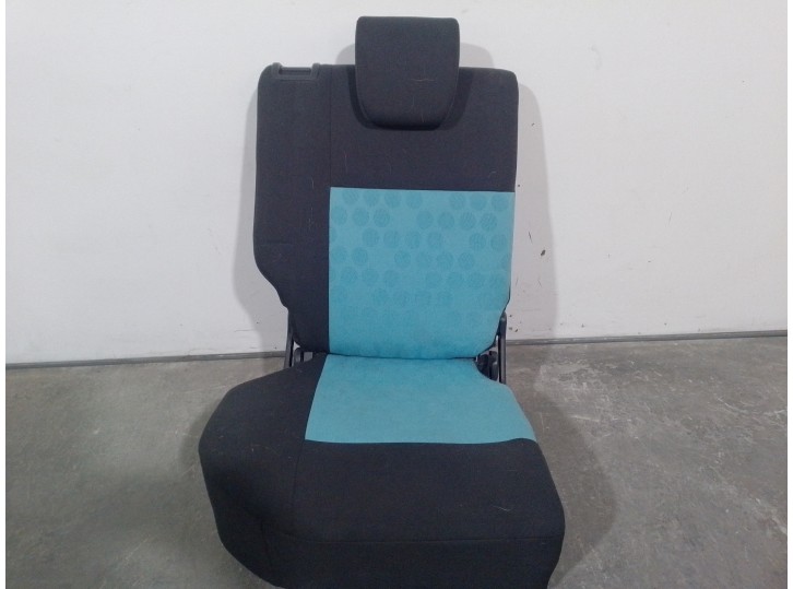 Recambio de asientos trasero derecho para suzuki splash a5b 1.0 12v cat referencia OEM IAM 8716051K00  