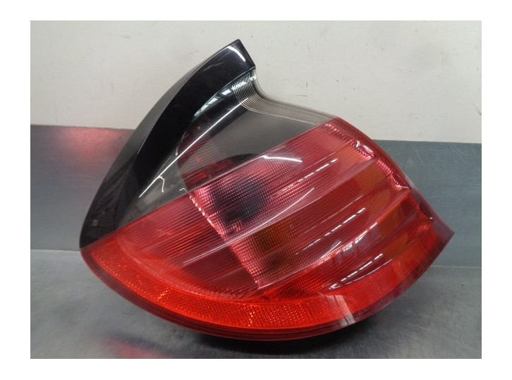 Replacement rear left tail light for Mercedes-Benz C-Class (W203) SportCoupe 2.2 CDi cat OEM IAM reference A2038200564 