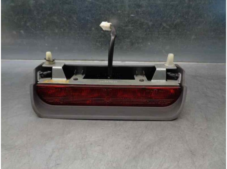 Recambio de luz central de freno para mitsubishi colt berlina 3 (cz) 1.1 cat referencia OEM IAM MR957377  