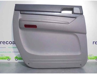 Recambio de guarnecido puerta trasera izquierda para ssangyong rodius 2.0 td cat referencia OEM IAM 7320121000  