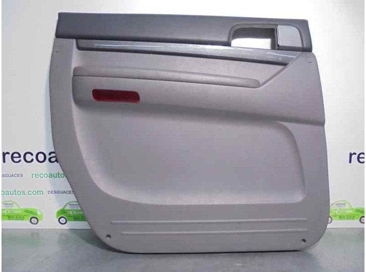 Recambio de guarnecido puerta trasera izquierda para ssangyong rodius 2.0 td cat referencia OEM IAM 7320121000  