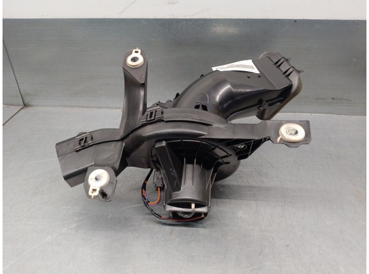 Recambio de motor calefaccion para peugeot 5008 1.6 hdi fap referencia OEM IAM 9683444380 T5156001 BEHR