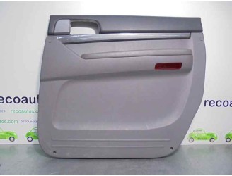 Recambio de guarnecido puerta trasera derecha para ssangyong rodius 2.0 td cat referencia OEM IAM 7220221000  