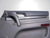 Recambio de guarnecido puerta delantera derecha para ssangyong rodius 2.0 td cat referencia OEM IAM 7220121000 7227221000 