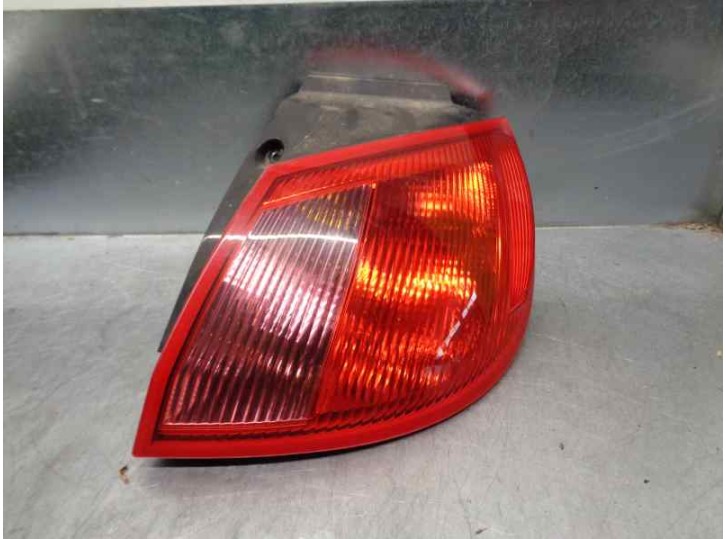 Recambio de piloto trasero derecho para mitsubishi colt berlina 3 (cz) 1.1 cat referencia OEM IAM MR957366  