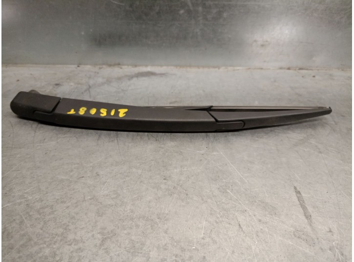 Replacement rear wiper arm for Citroën C3 III (SX) 1.2 VTi 82 OEM IAM reference 6429HE 